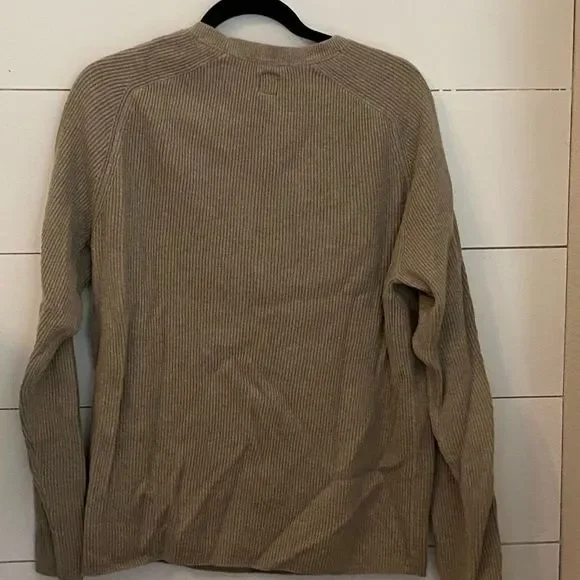 Men’s Gap sweater - Picture 2 of 2